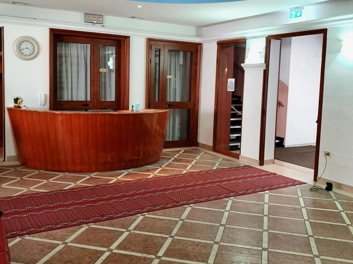 Hotel Perla Massa Lombarda Екстер'єр фото