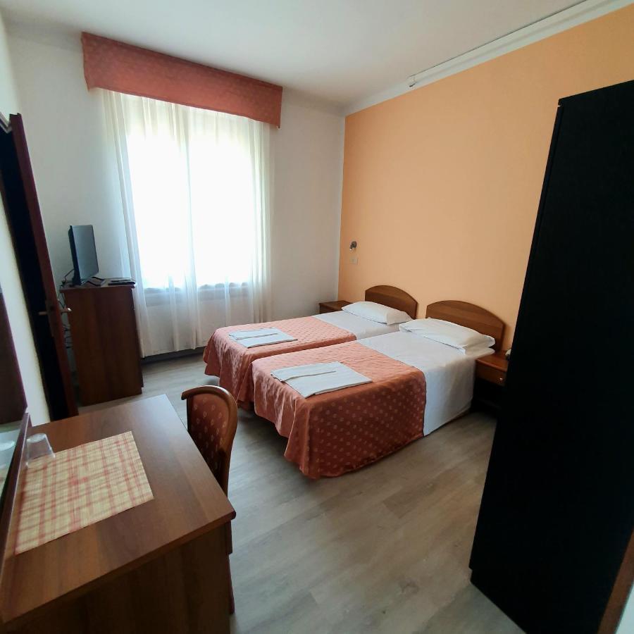 Hotel Perla Massa Lombarda Екстер'єр фото