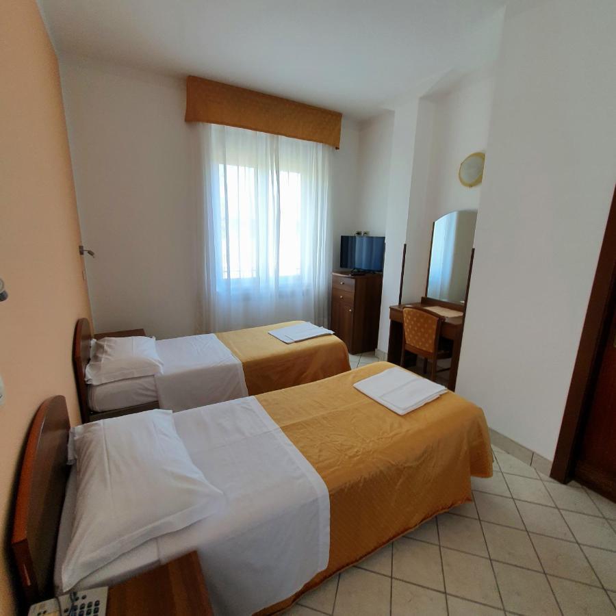 Hotel Perla Massa Lombarda Екстер'єр фото