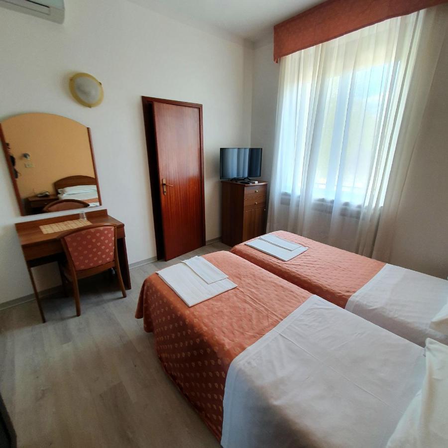 Hotel Perla Massa Lombarda Екстер'єр фото