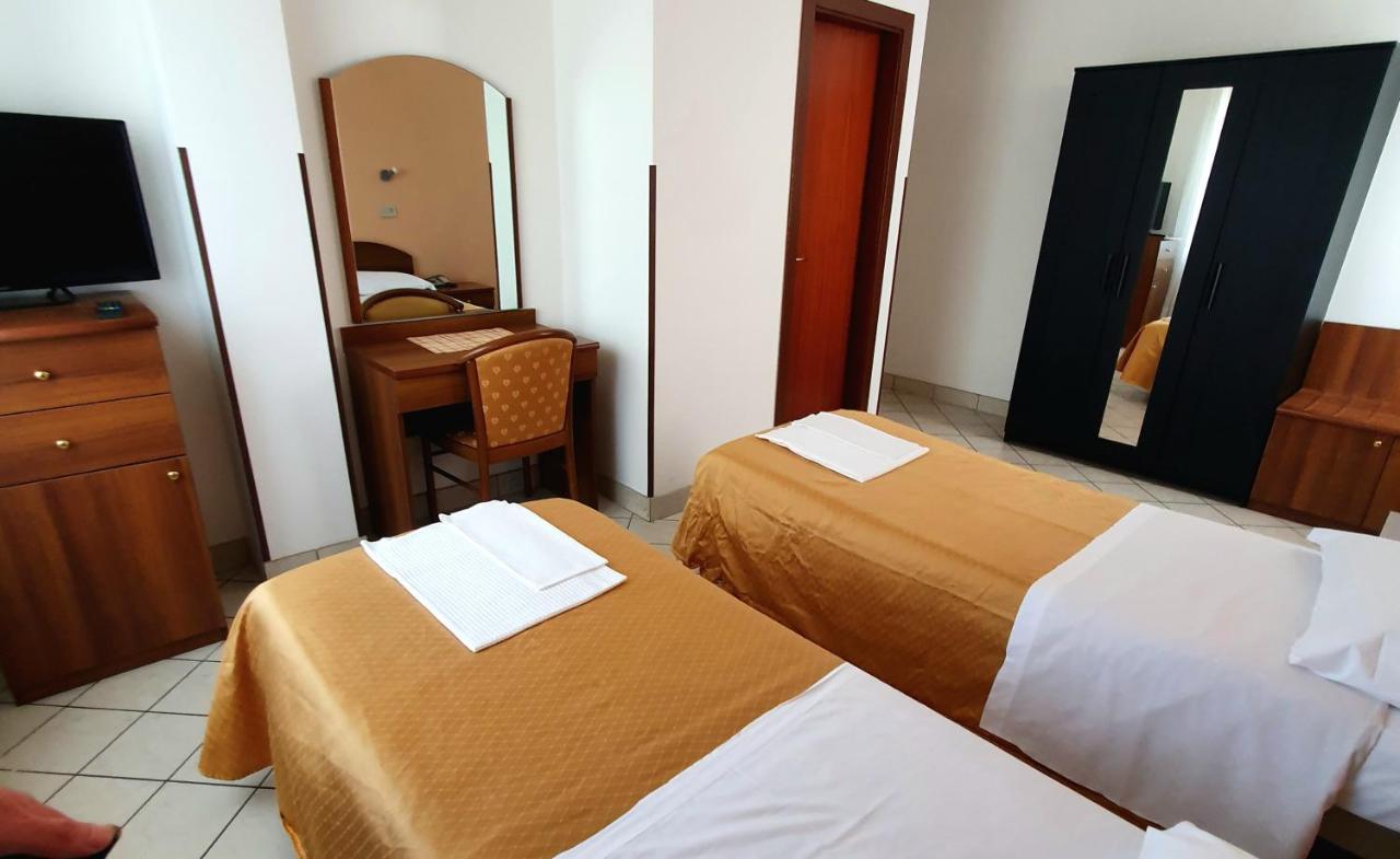 Hotel Perla Massa Lombarda Екстер'єр фото