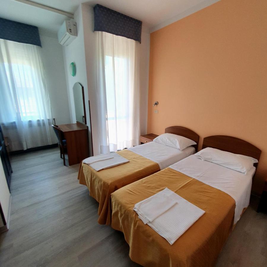 Hotel Perla Massa Lombarda Екстер'єр фото