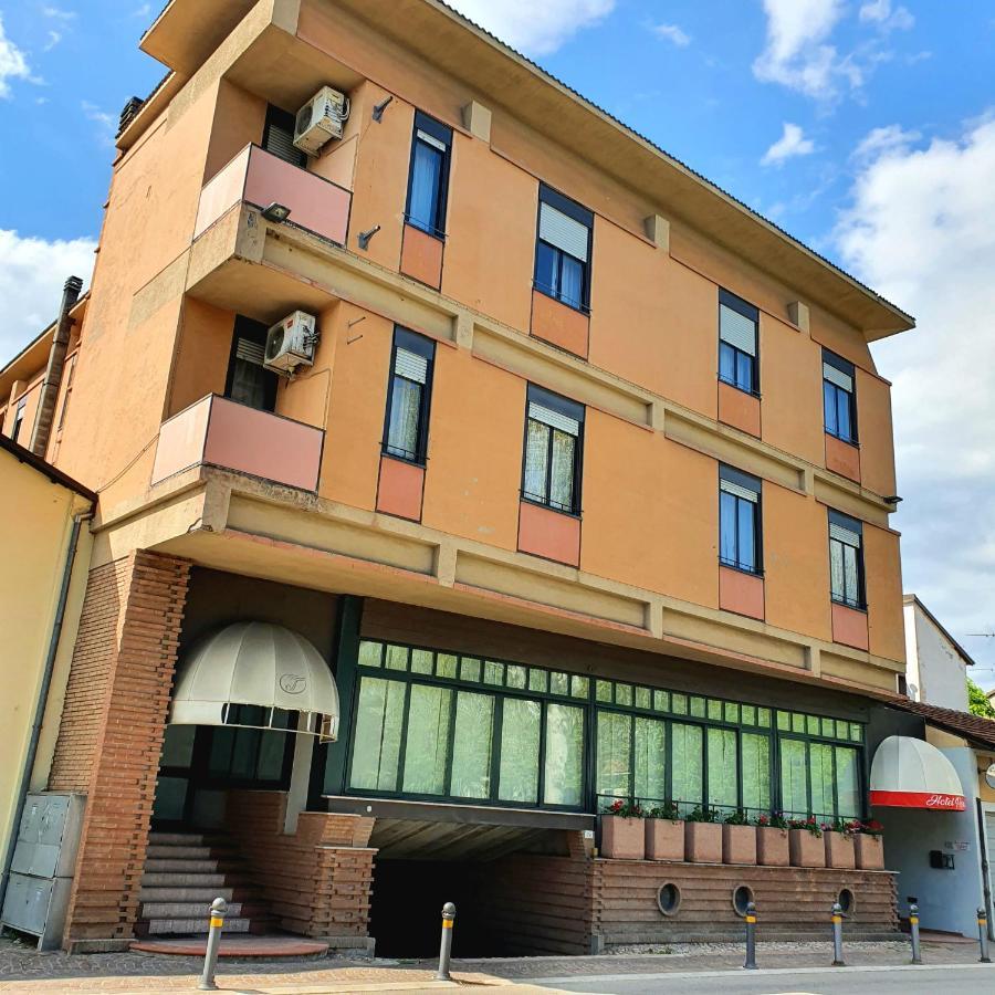 Hotel Perla Massa Lombarda Екстер'єр фото