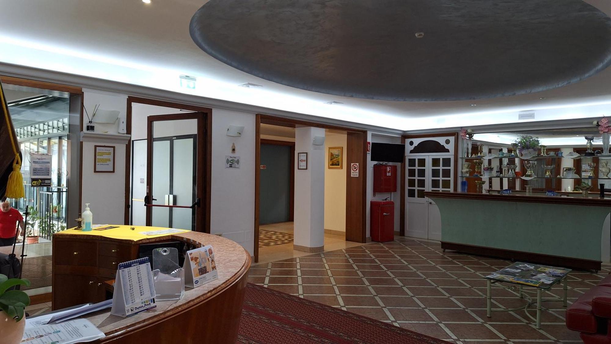 Hotel Perla Massa Lombarda Екстер'єр фото