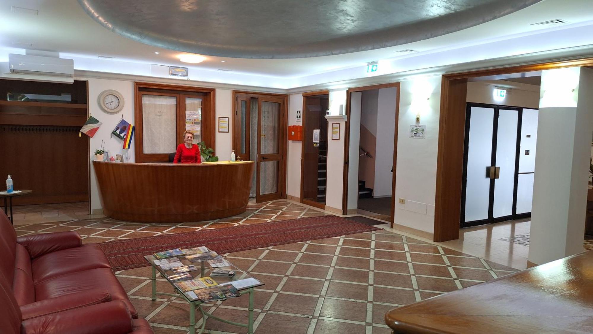 Hotel Perla Massa Lombarda Екстер'єр фото